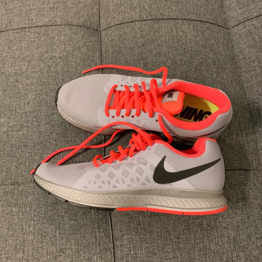 Grey and hot pink/ silver reflective Nike pegasus running shoes